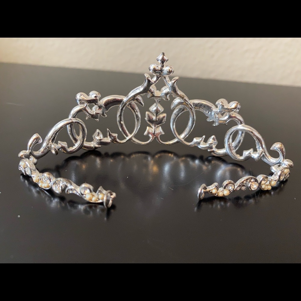 Gorgeous Rhinestone Pearl Tiara / Wedding / Prom. - Picture 3 of 5